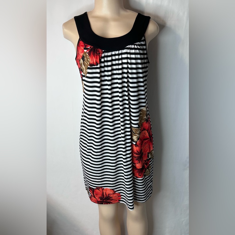 Enfocus Studio Black and White Striped Top with Red Floral Design Size 8